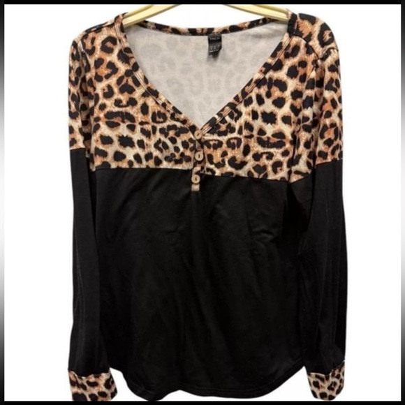 SHEIN Tops - SHEIN Women’s Black & Leopard Print Long Sleeve Shirt Size Medium Top